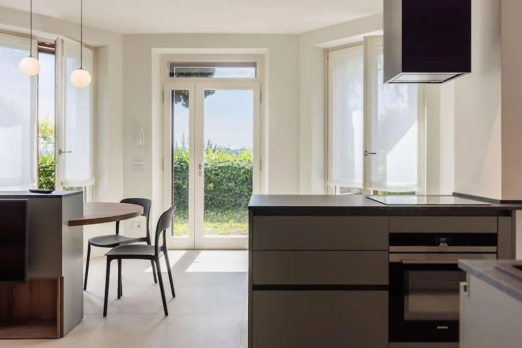 Casa Dante Lake Front Apartment Salò
