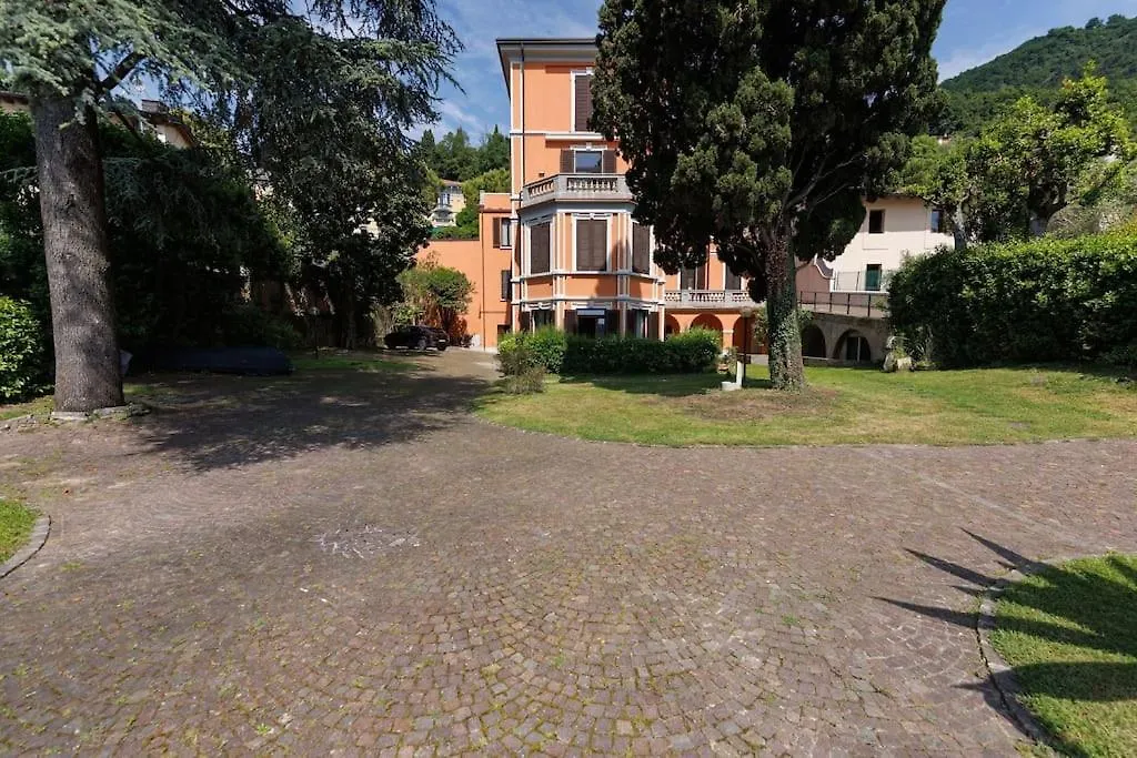 Casa Dante Lake Front Apartment سالو إيطاليا
