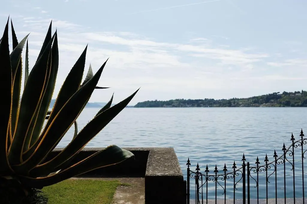اتصالات Casa Dante Lake Front Apartment 